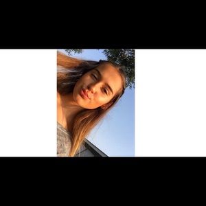 Meet your Posher, Emmalena